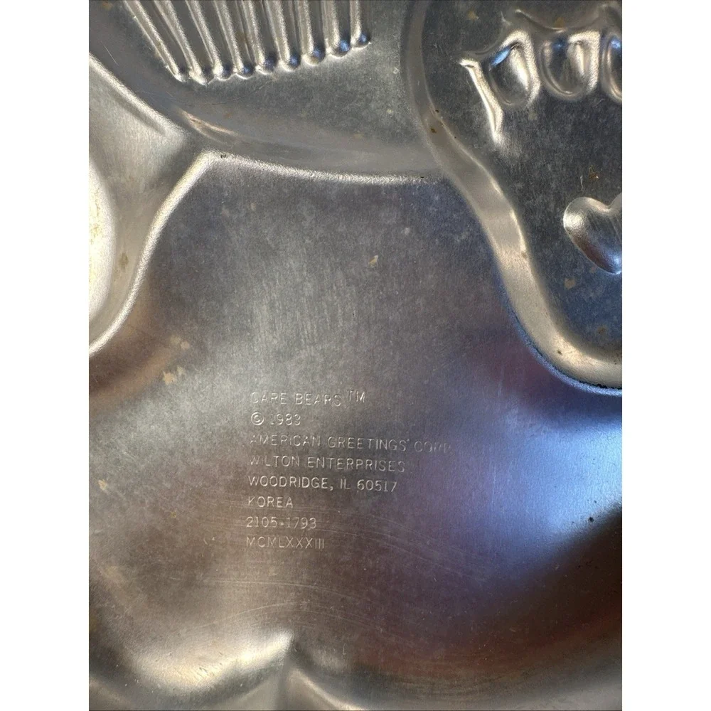 Wilton Care Bears Cake Pan 2105-1793 Vintage Licensed Aluminum Bear Shape